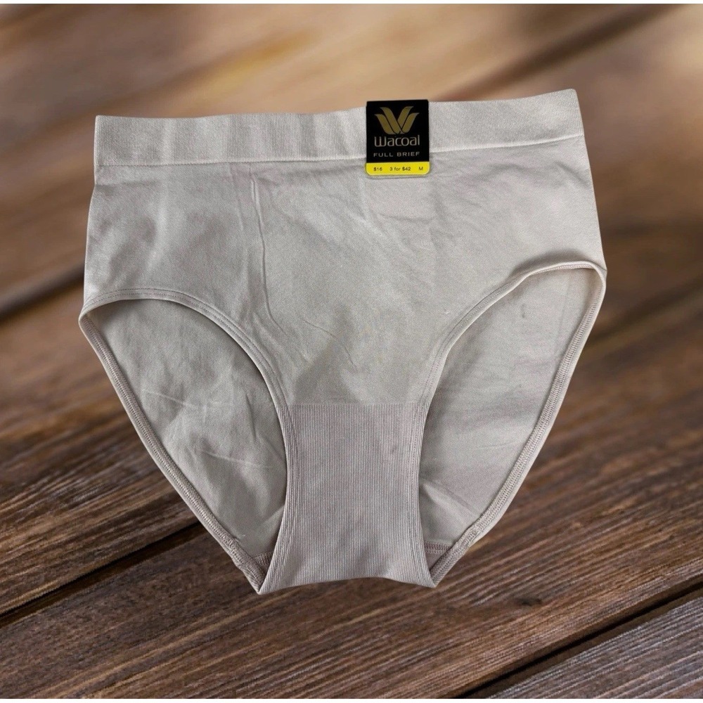 New Wacoal 838175 B-Smooth Full Brief Panties Underwear‎ Beige Size Medium
